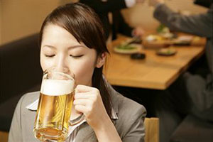 Пиво полезно для девичьего здоровья