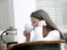 Кофеин в чае и газировке влияет на уровень эстрогена у женщин