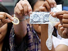 В Гане бесплатно раздавали десятки миллионов дырявых презервативов