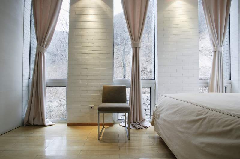 Как выбрать шторы для спальни?