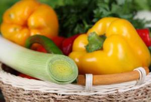 Ученые: употребление овощей и фруктов не спасает от рака