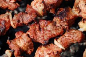 Употребление жаренного мяса удваивает риск развития рака почки